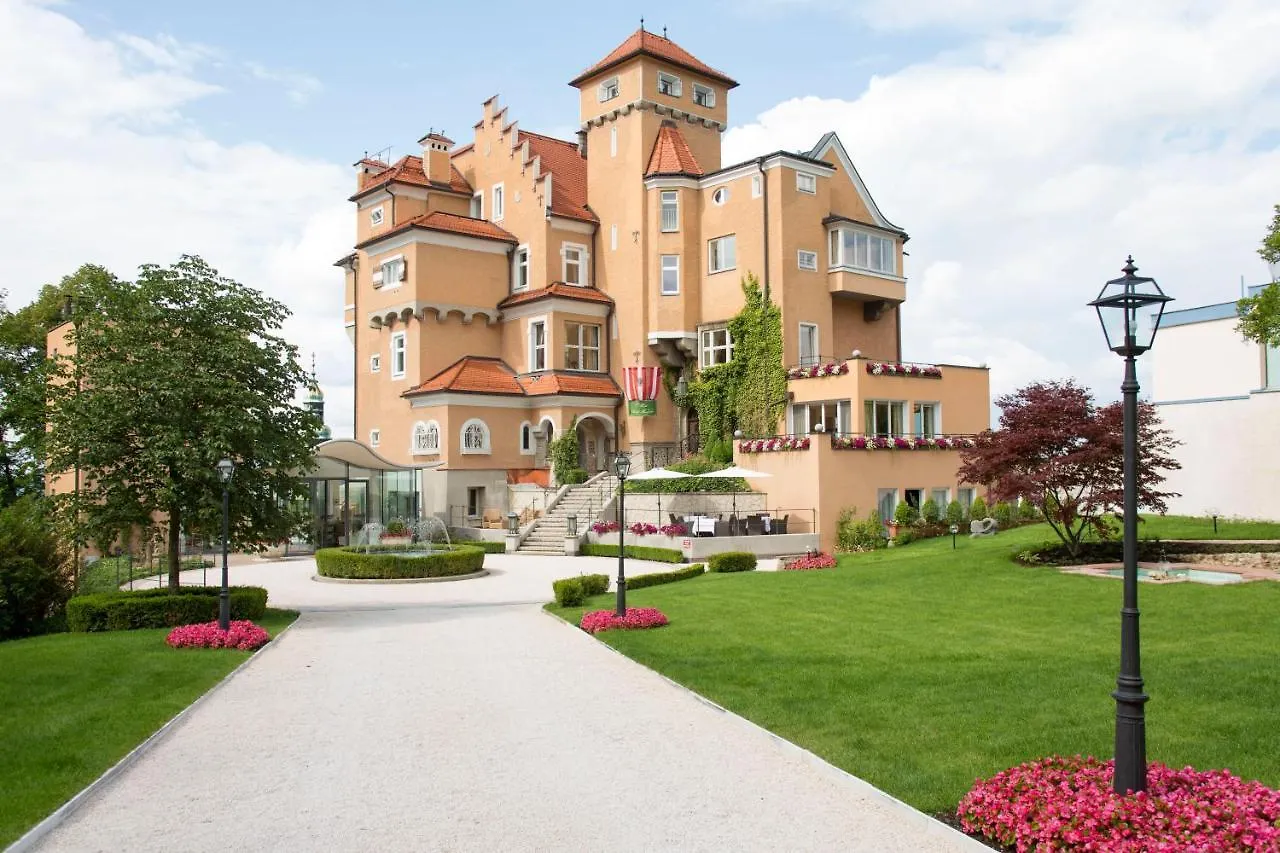 Hotel Schloss Moenchstein Salzburg