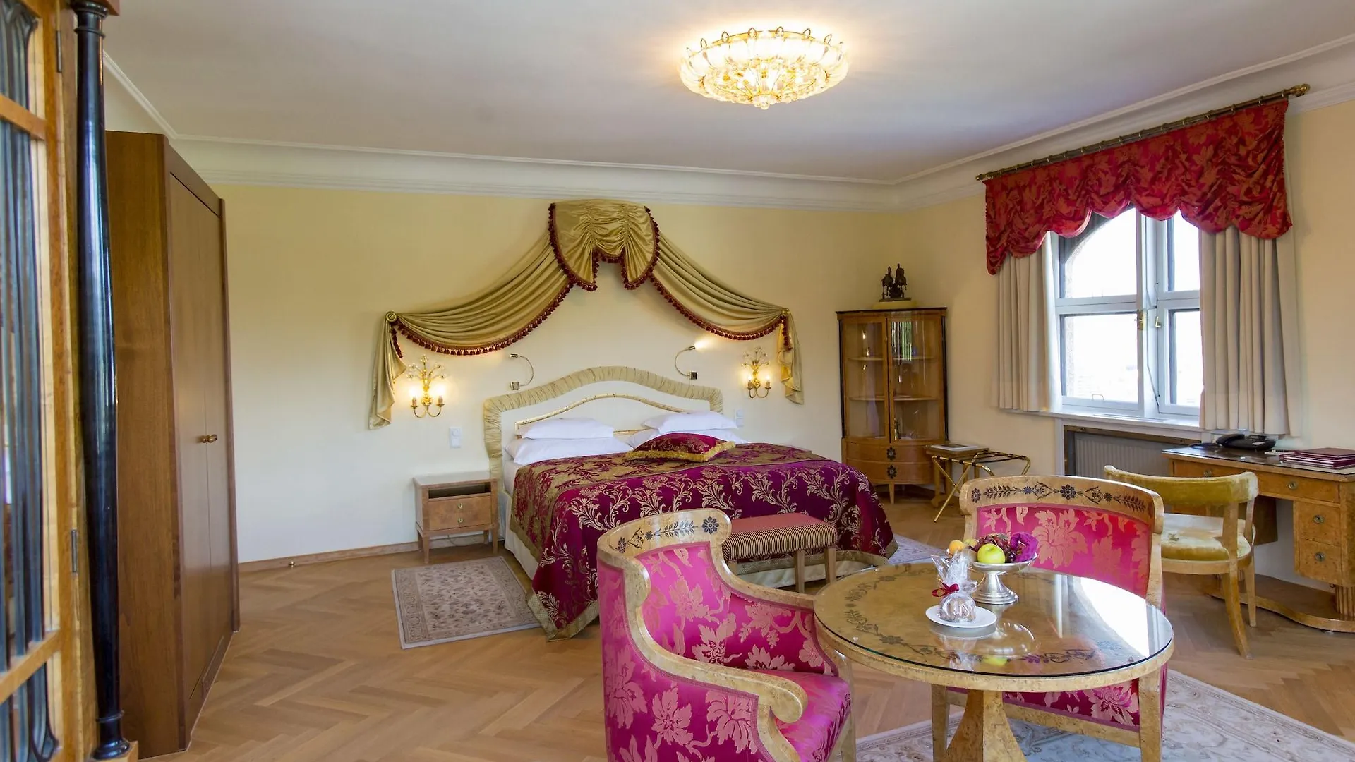 *****  Hotel Schloss Moenchstein Зальцбург Австрия