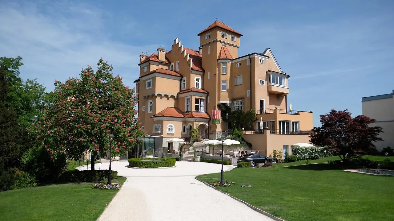 *****  Hotel Schloss Moenchstein Salzburg Oostenrijk